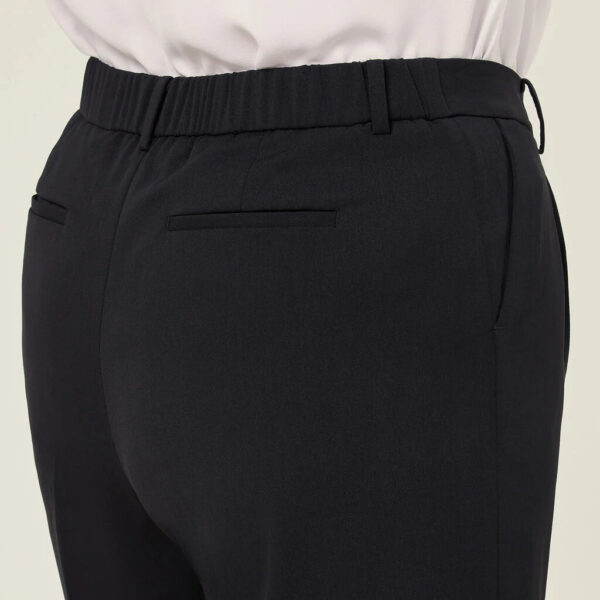 Workthreads | Crepe Stretch Relaxed Short – CAT3YE