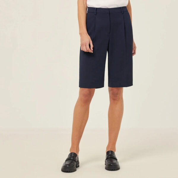 Workthreads | Crepe Stretch Relaxed Short – CAT3YE