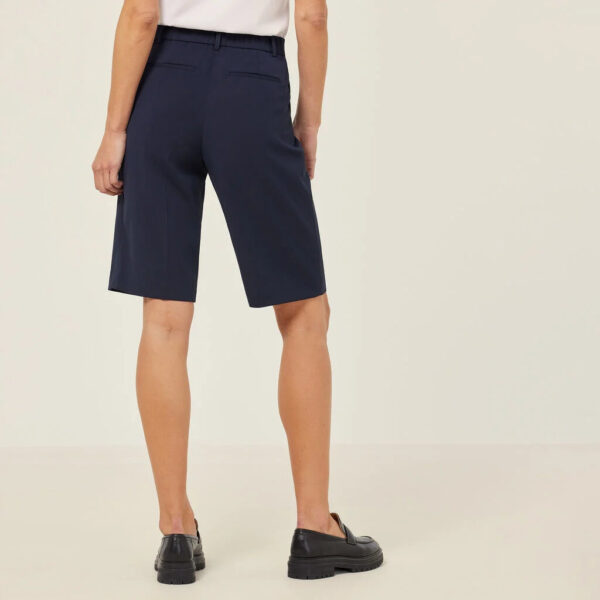 Workthreads | Crepe Stretch Relaxed Short – CAT3YE