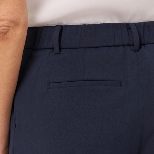 Workthreads | Crepe Stretch Relaxed Short – CAT3YE